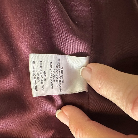 DR2 Rich Burgundy Velvet Ensemble - Picture 6 of 9